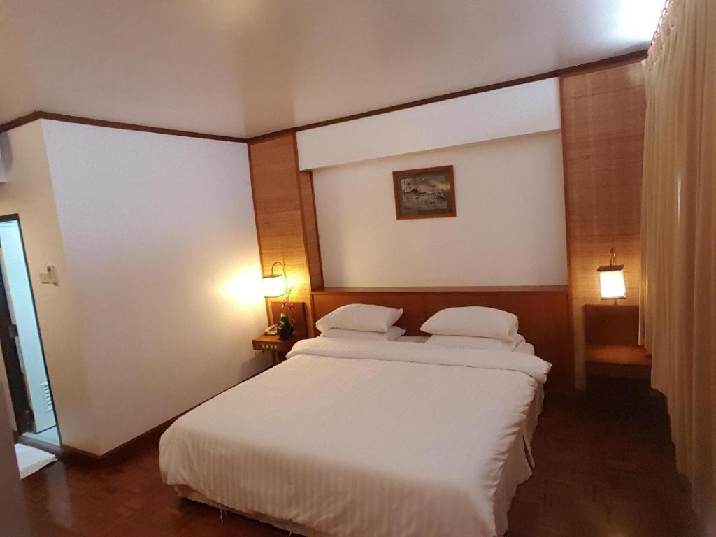 Dusit Hotel Sakon Nakhon Exterior foto